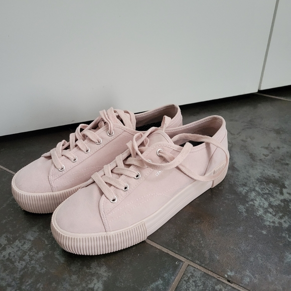 Baby pink shoes - Picture 3 of 4